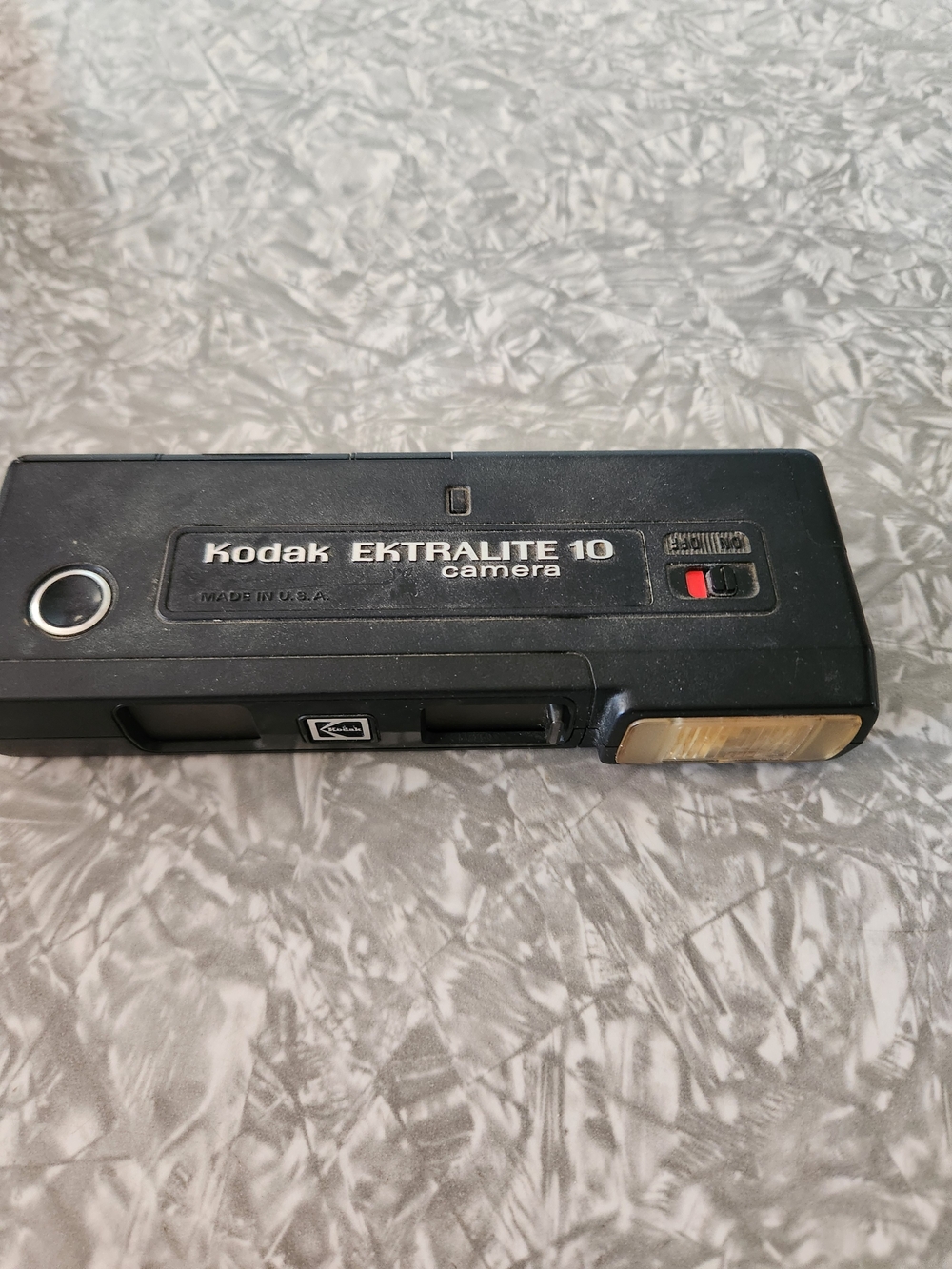 Kodak Ektralite 10 Compact Camera in Black with Amber Flash UNTESTED